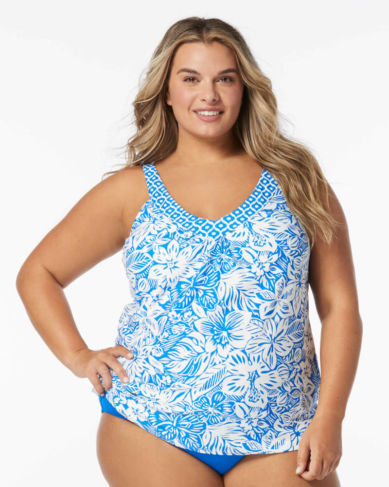Front of a model wearing a size 38D CORE TANKINI in BLUE CRUSH by Coco Reef. | dia_product_style_image_id:332674